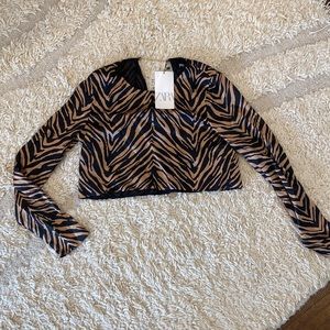 NWT Zara Long Sleeve Animal Crop Top with Chain Closure